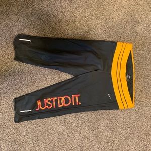 Women’s Capri Nike Leggings size small